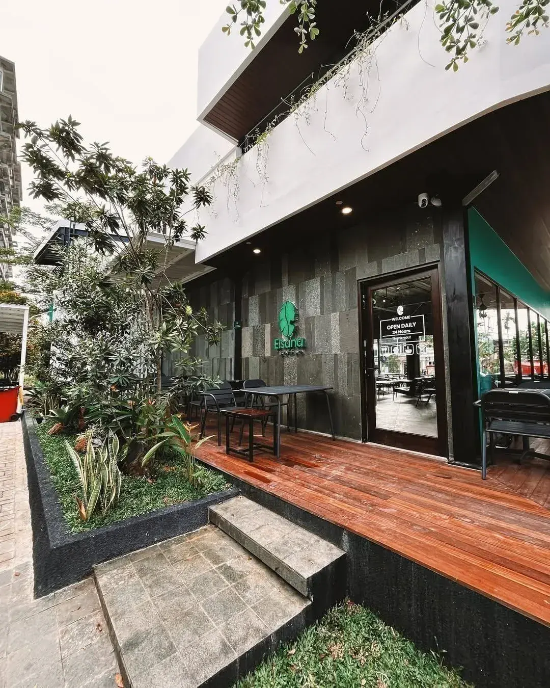 Elsana Untan Gallery 1